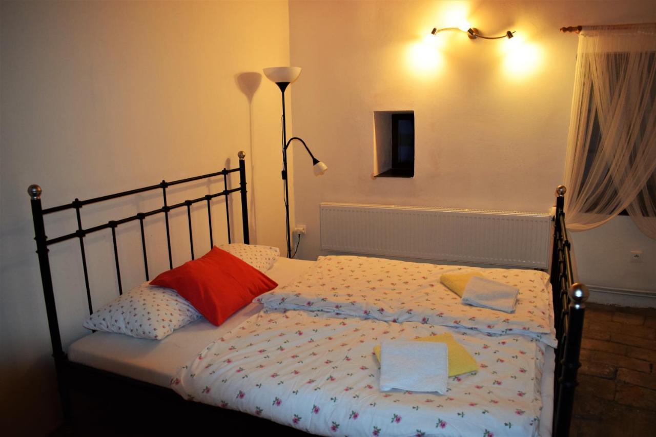 Aparthotel Zidovna Vysoky Chlumec Extérieur photo