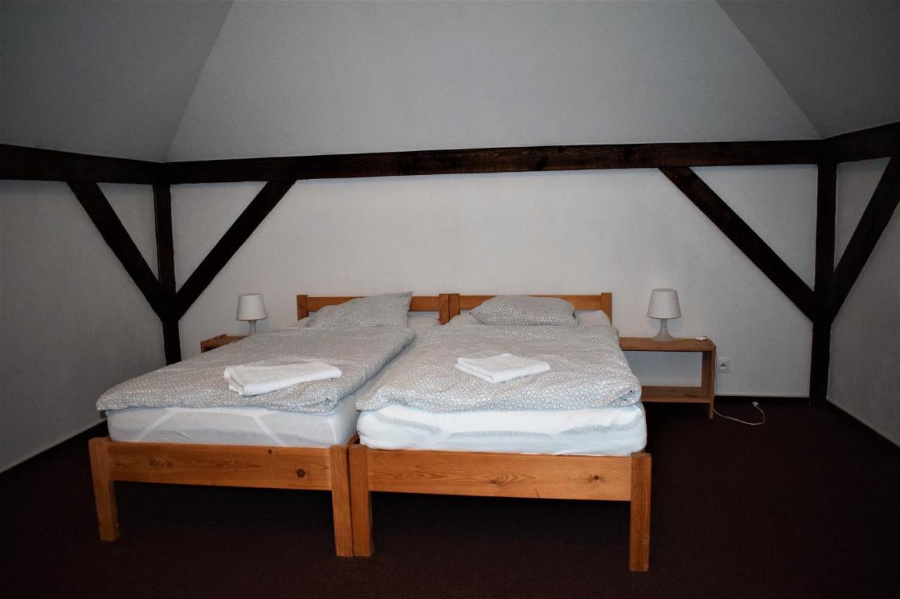 Aparthotel Zidovna Vysoky Chlumec Extérieur photo