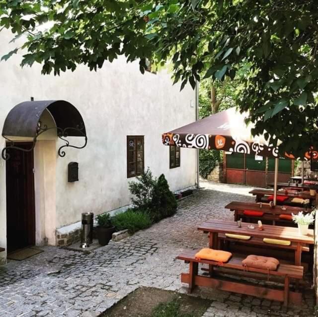 Aparthotel Zidovna Vysoky Chlumec Extérieur photo