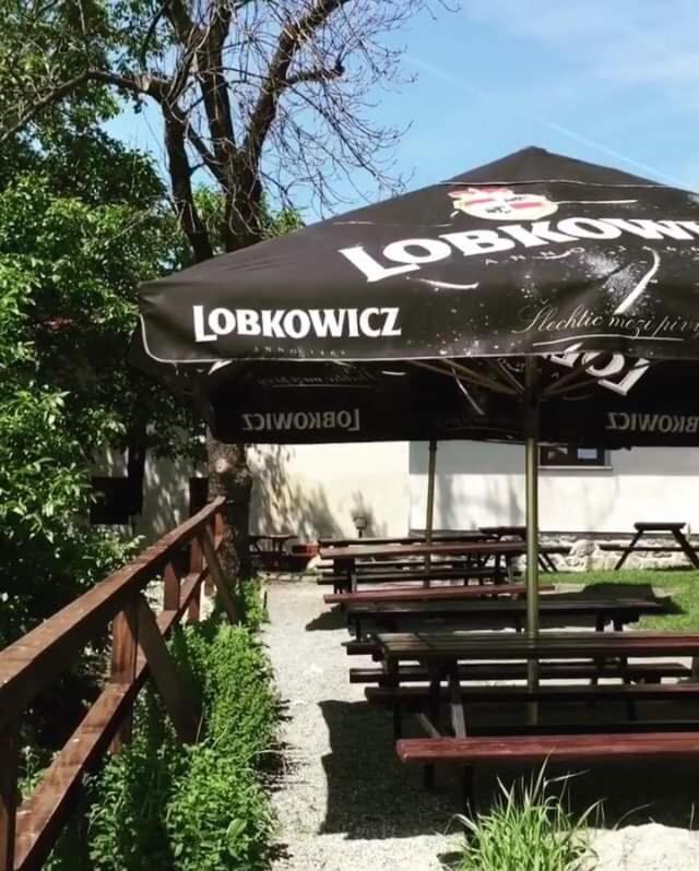 Aparthotel Zidovna Vysoky Chlumec Extérieur photo