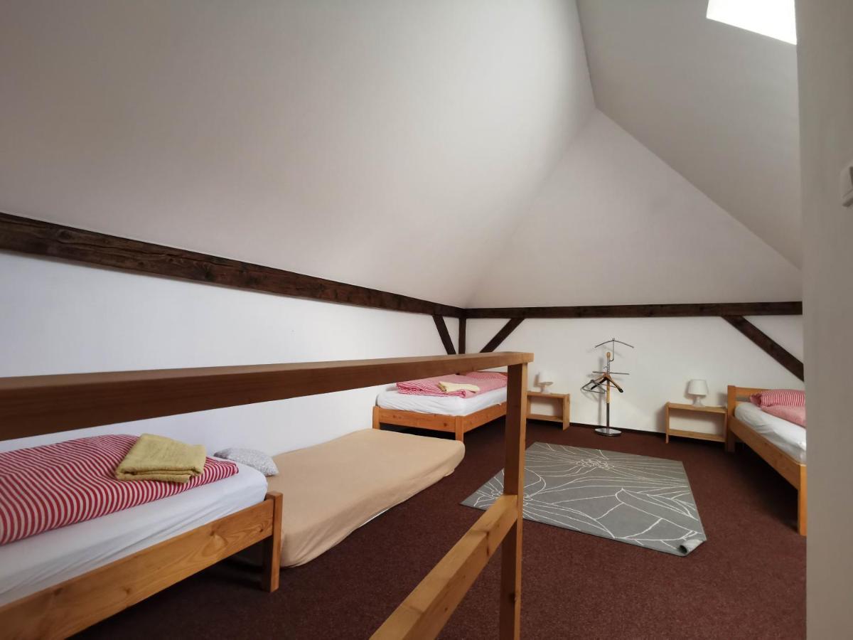 Aparthotel Zidovna Vysoky Chlumec Extérieur photo