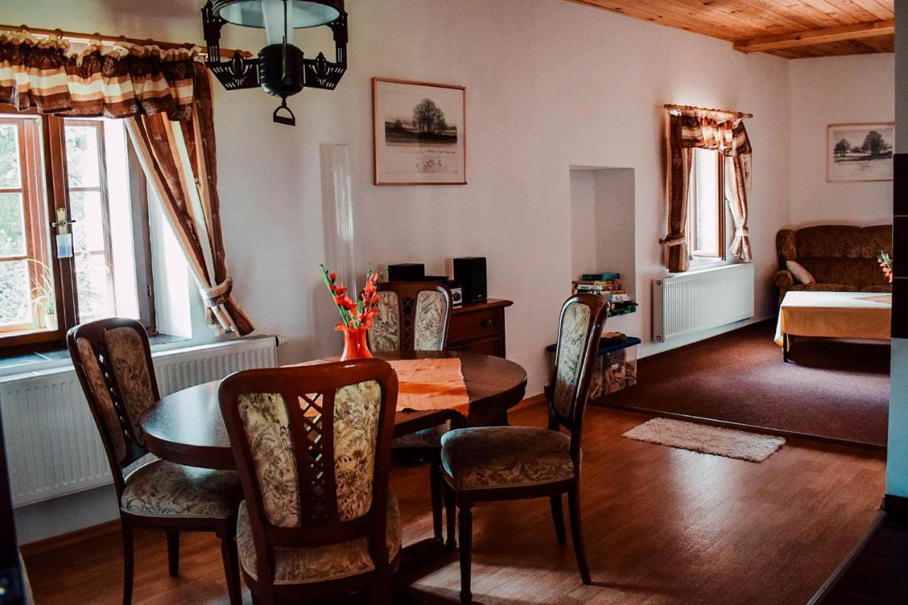 Aparthotel Zidovna Vysoky Chlumec Extérieur photo