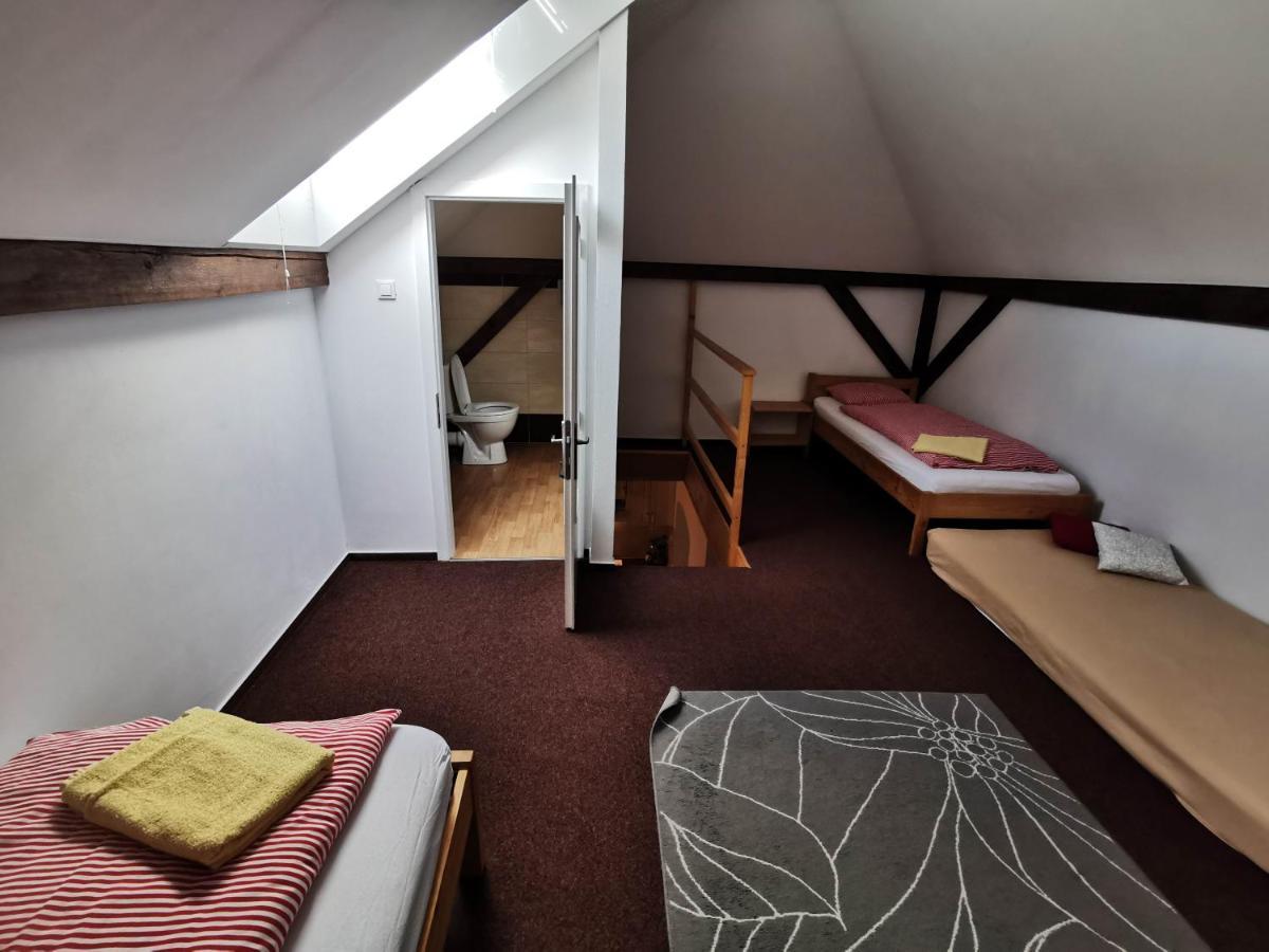 Aparthotel Zidovna Vysoky Chlumec Extérieur photo